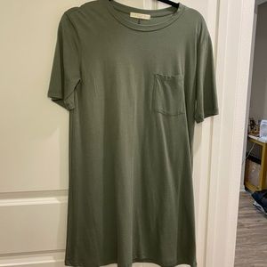 Green T shirt dress